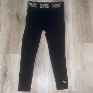 Pink yoga pants. Size medium. Great condition 10/10.